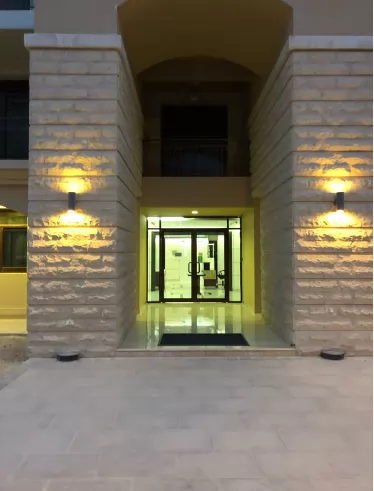 Résidentiel Propriété prête Studio S / F Appartement  à vendre au Al-Sadd , Doha #7694 - 1  image 